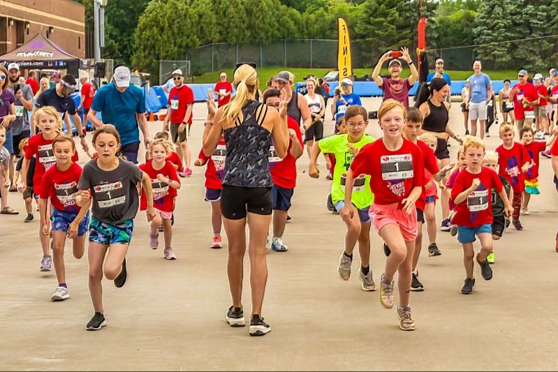 Children running in Run for the Roses Kids Fun Run 
